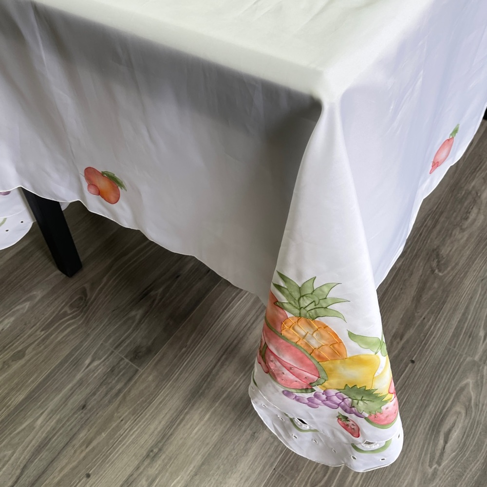 * Vintage Embroidered Fruit White Rectangle Tablecloth